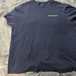 Quiksilver t shirt XL
